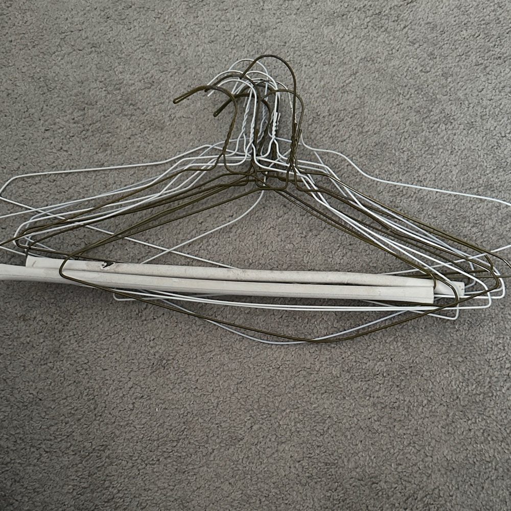 Set of Wire Hangers in White and Gray